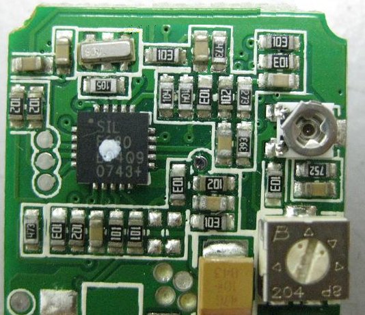 PCBA加工IC元件主要分為DIP及SMD兩大類，DIP 插件的IC，SMD (Surface Mount Device) 表面貼裝元件。
